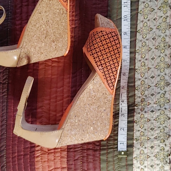 KENNETH COLE* Reaction Soleness strap wedge sandal size 8 tan/orange colour - Picture 7 of 12